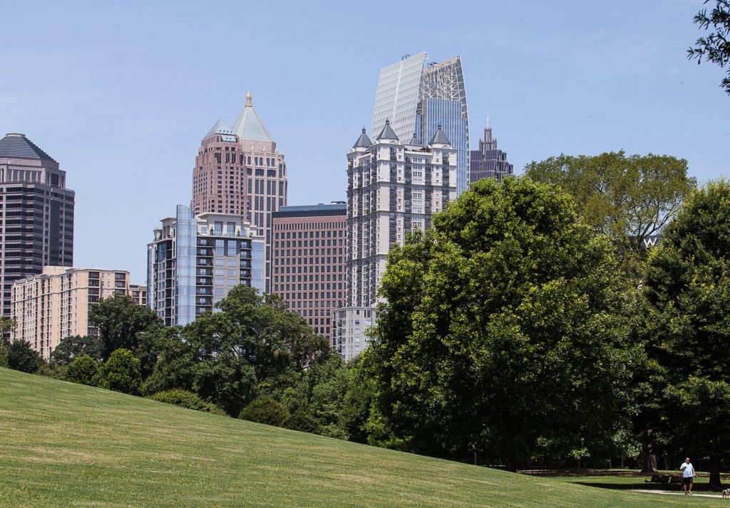 luxury apartments with access to shops and restaurants midtown atlanta